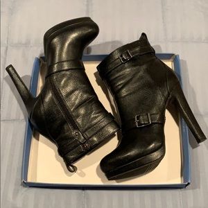 Vera Wang Ankle Boots